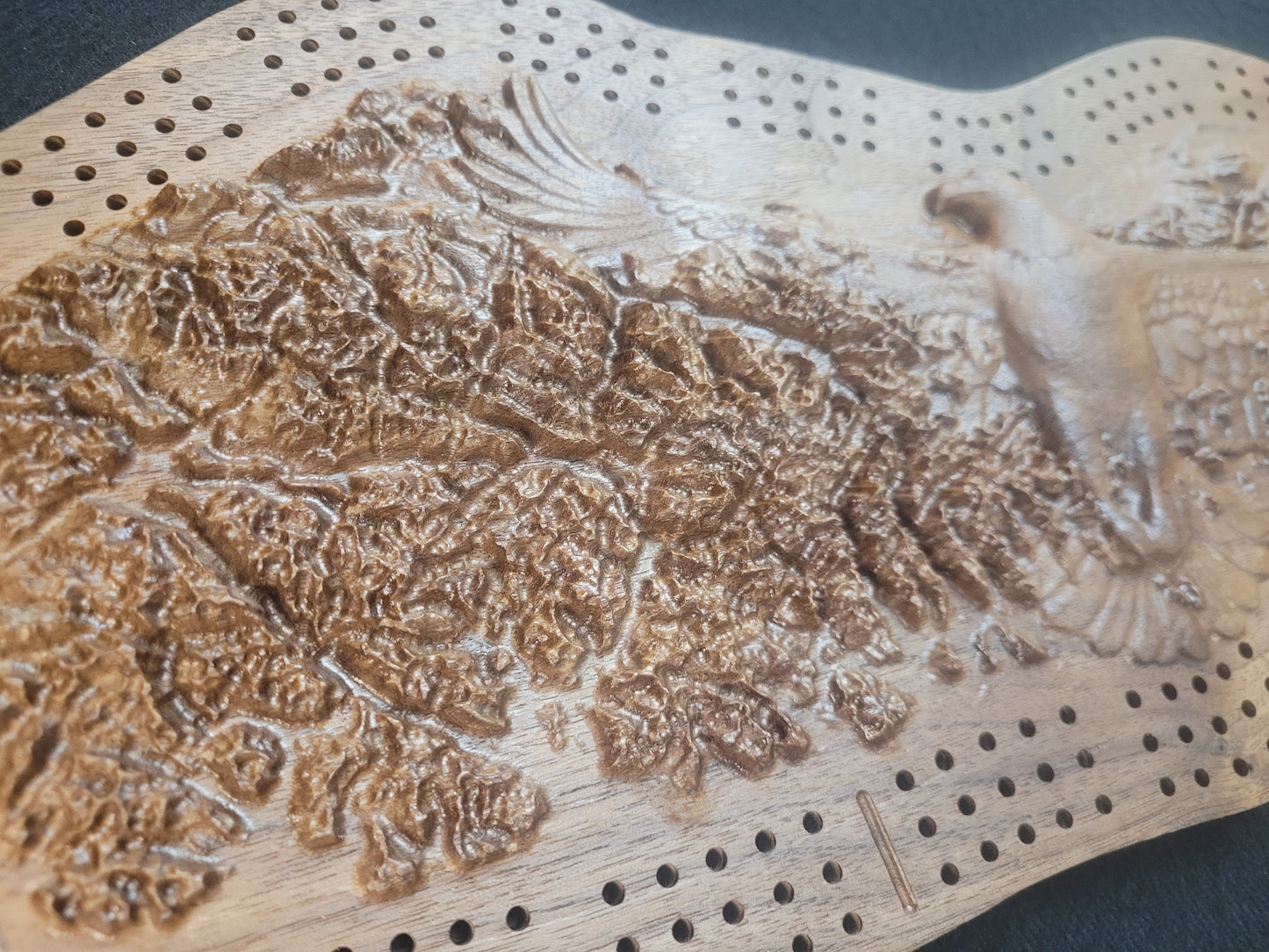 Eagle Island Cribbage in Black Walnut - 22"